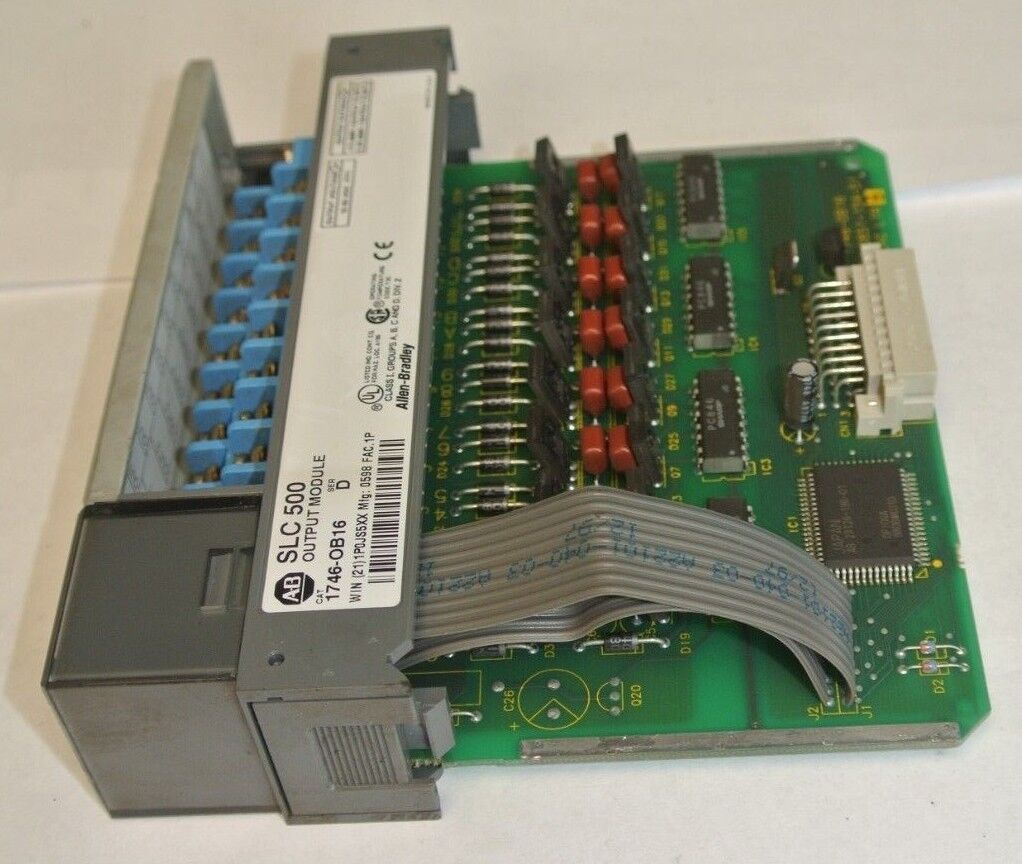 ALLEN-BRADLEY 1746-OB16 SLC500 OUTPUT MODULE - Ser. D - OUTPUT 10-50VDC