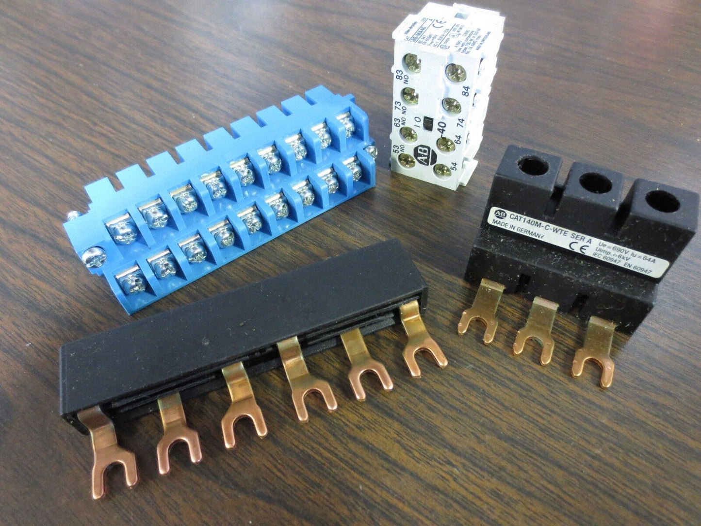 AUXILIARY CONTACTS, TERMINATION LOT - ALLEN-BRADLEY - MAINT. / TOOL ROOM SPARES