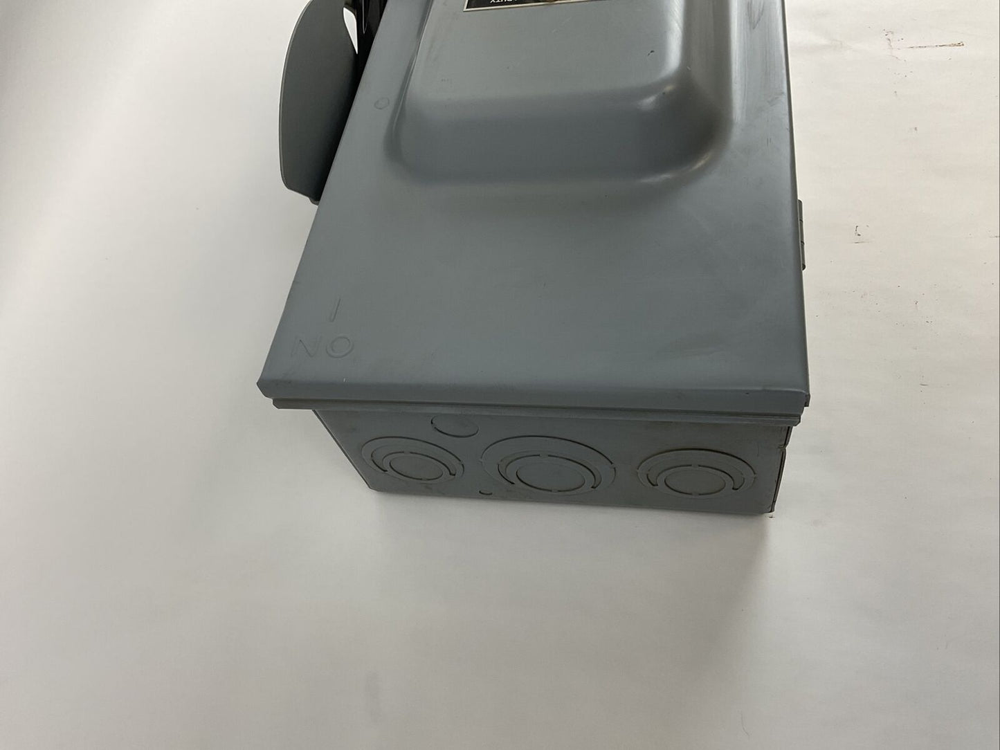 SQUARE D H363 SAFETY SWITCH SER.F05 100A 600VAC FUSIBLE W/FRS-R-100 FUSES