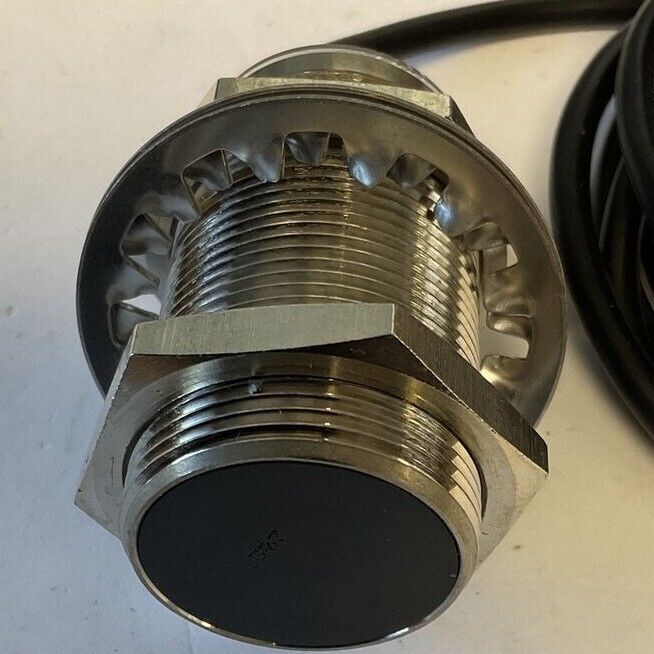 ALLEN BRADLEY 872C-D10NN30-E2 INDUCTIVE PROXIMITY SENSOR 10MM 200MA SER.D