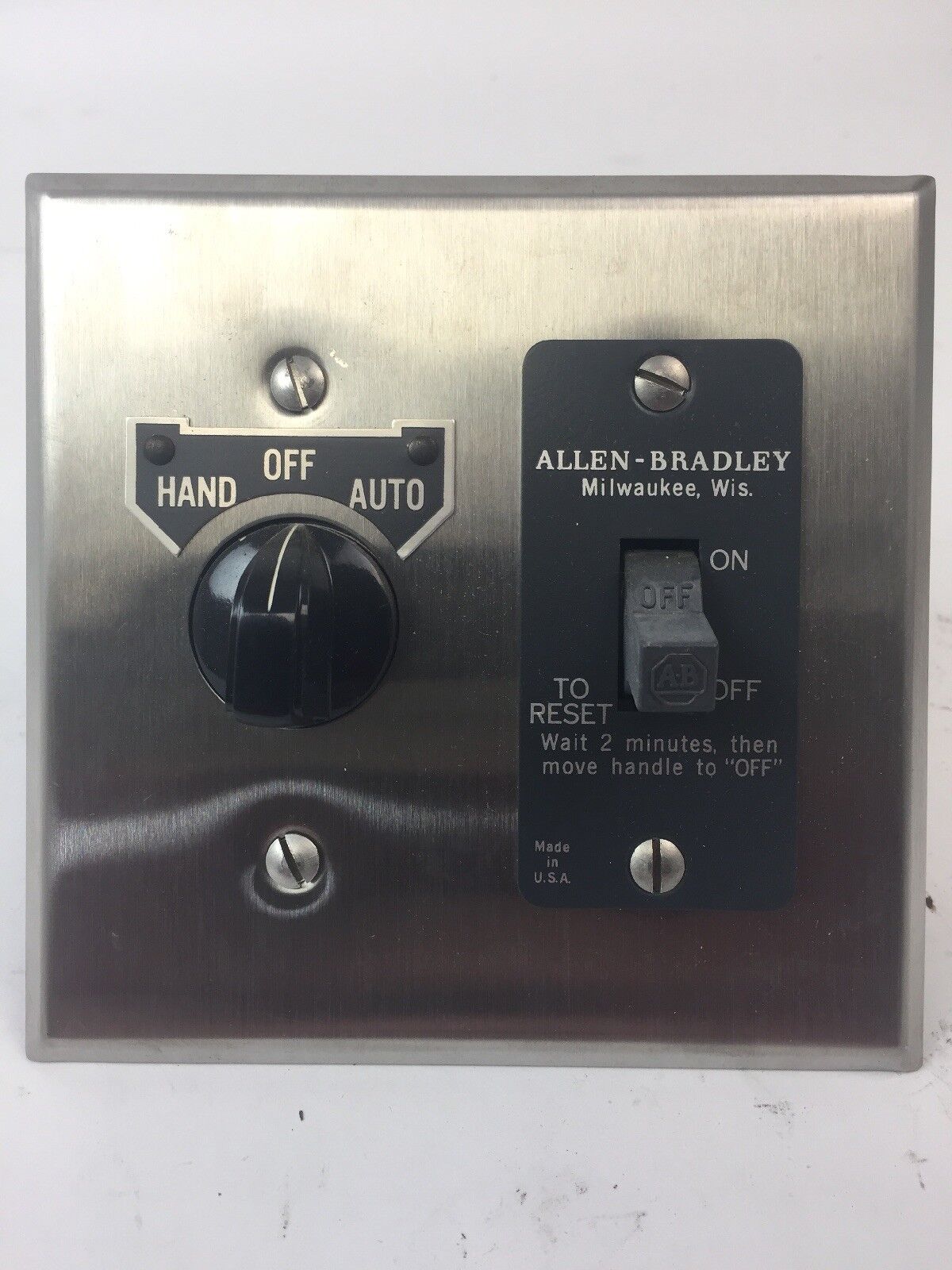 ALLEN BRADLEY 600-TQX9 MANUAL STARTING SWITCH WITH SELECTOR SWITCH 2 POLE