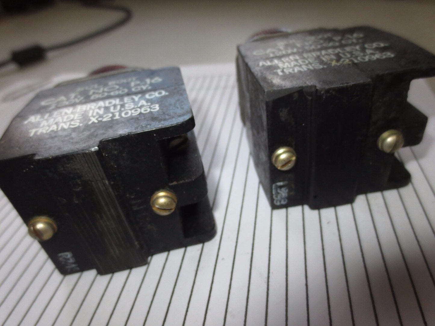 ALLEN-BRADLEY 800T P-16 - PILOT LIGHT - RED LENS - OLD STYLE - LOT of 2