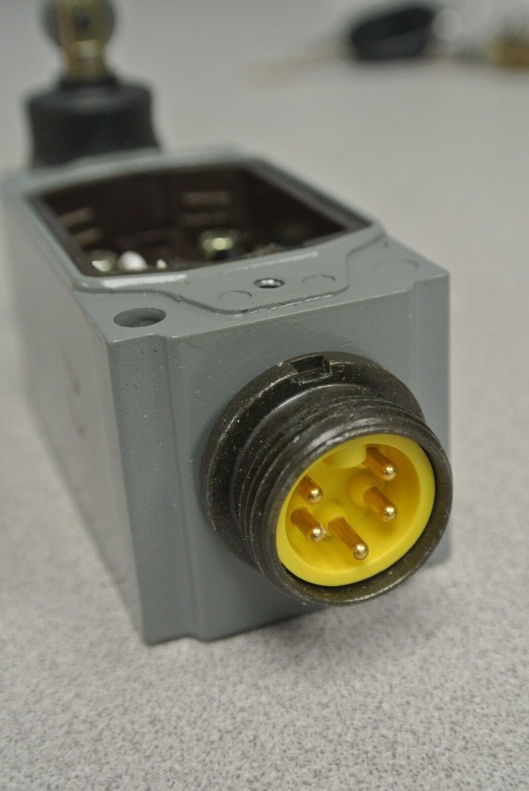 ALLEN-BRADLEY 802T-K1J1 OILTIGHT LIMIT SWITCH Ser. D / NON-PLUG-IN / NEW SURPLUS