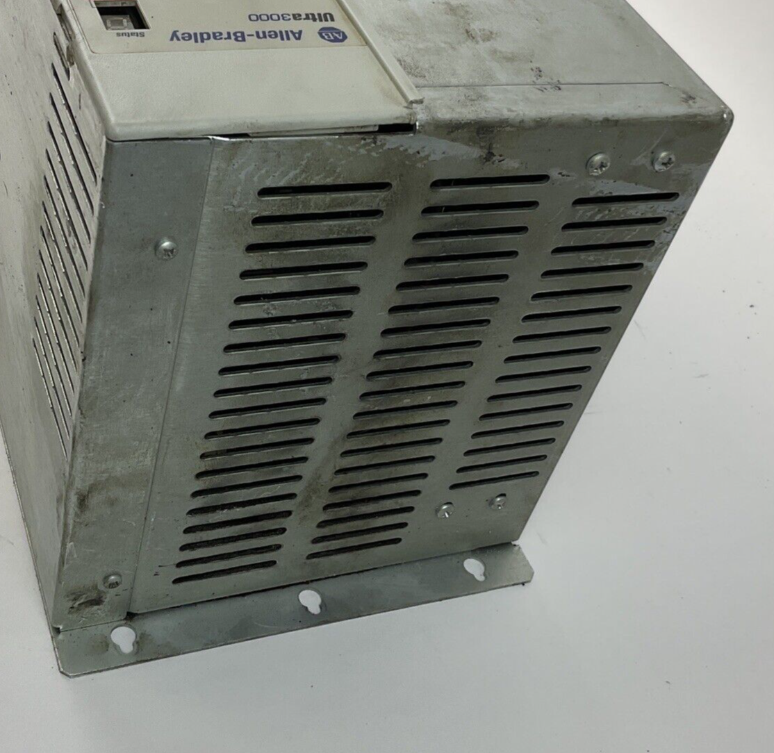 ALLEN BRADLEY 2098-DSD-HV220-SE SERVO DRIVE SER.B 3PH FIRM V1.60 COVER BROKEN