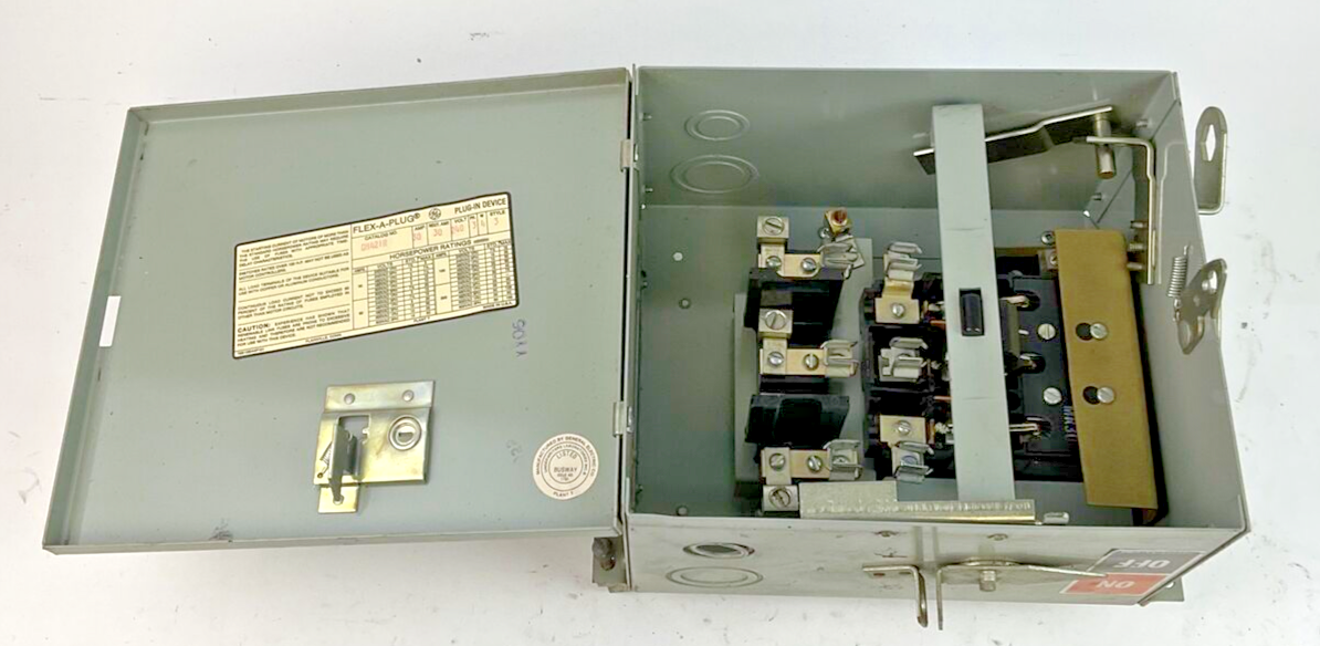 GENERAL ELECTRIC DH421R FUSIBLE BUS PLUG 30A 240VAC 30A 4W 3P STYLE 3 FLEXAPLUG