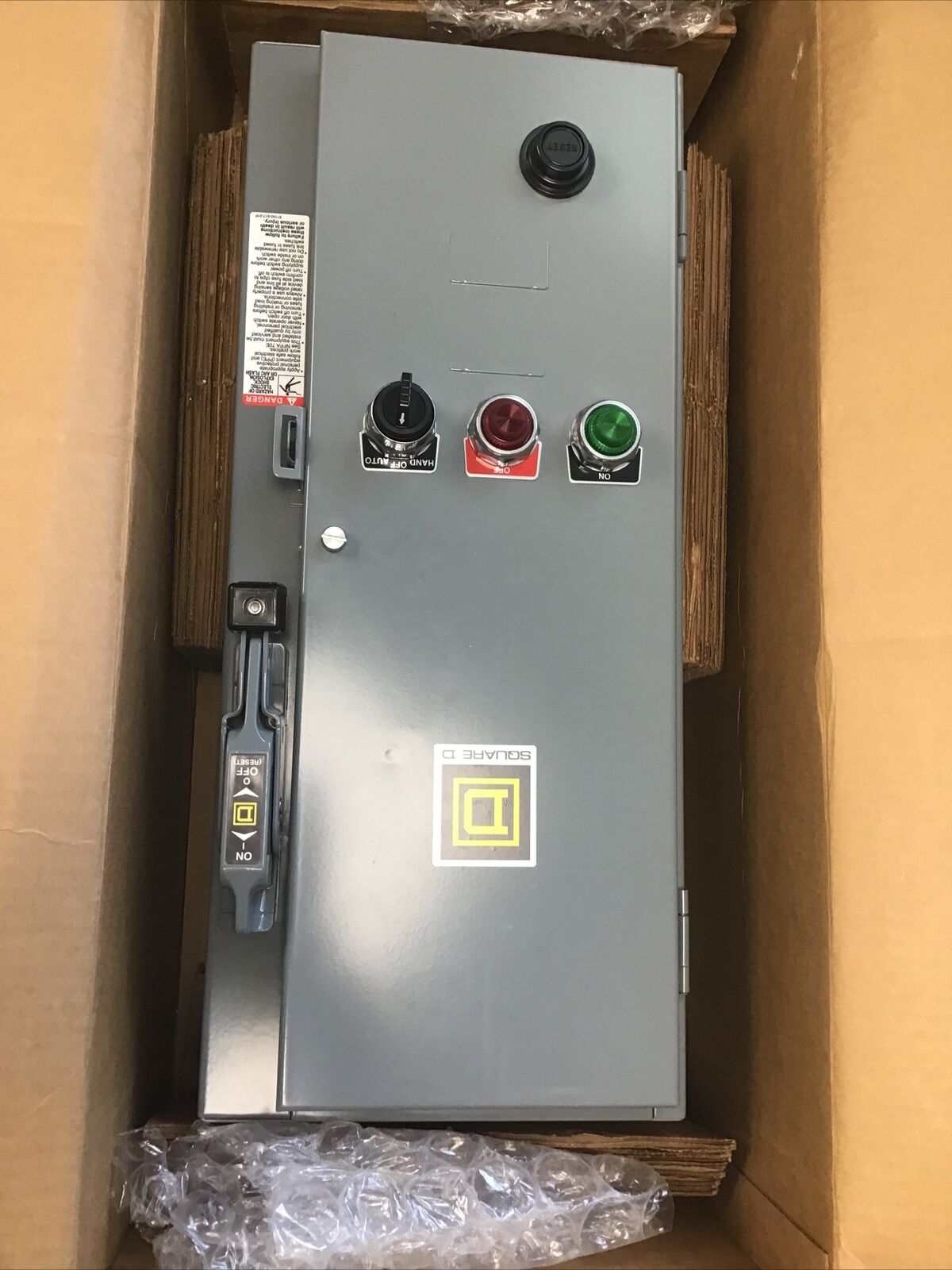 SQUARE D 8538SBG33V81CFF4P71P72T11X11 DISCONNECT SWITCH 30A TYPE1 SER.D