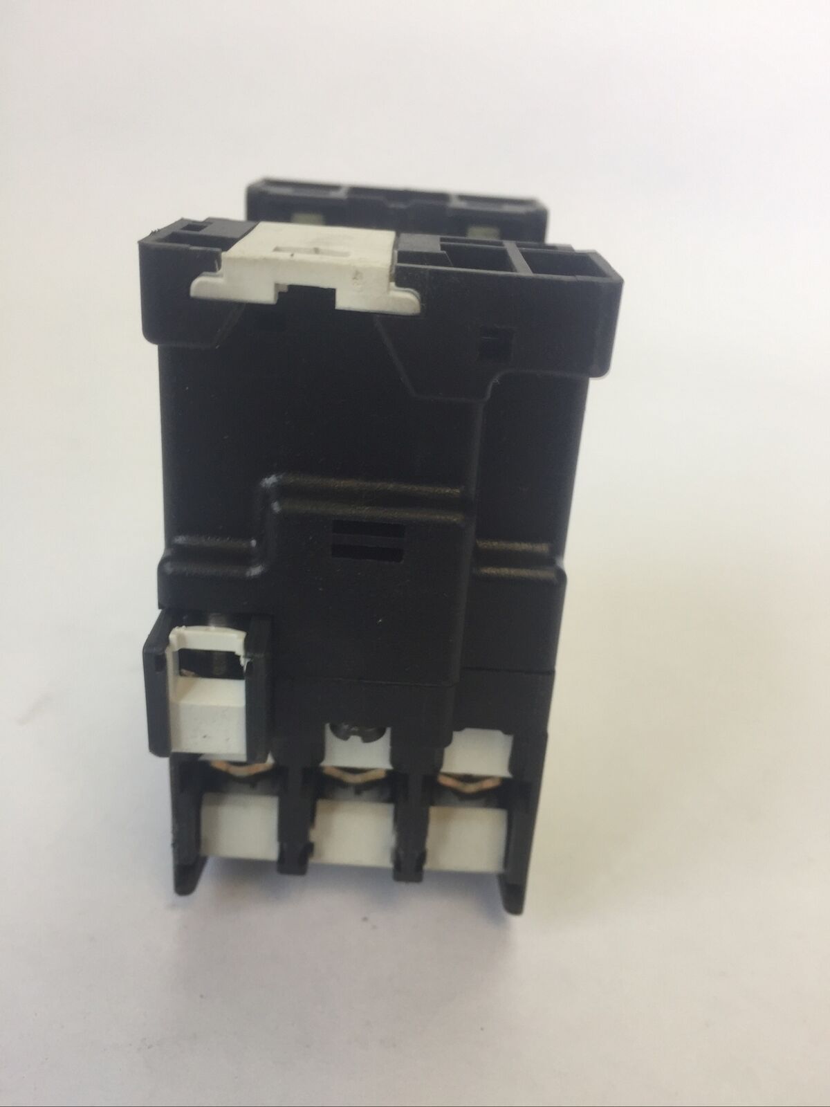 KLOCKNER MOELLER STARTER DIL 0M CONTACTOR 3POLE 250VDC 35A 15HP COIL 240V 60HZ