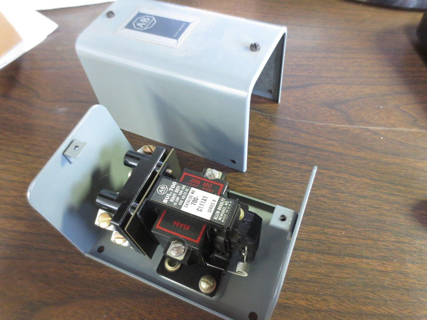 ALLEN-BRADLEY 700-C111A1 Ser. B TYPE C AC RELAY - NEW SURPLUS 120V, 2-POLE NO/NC