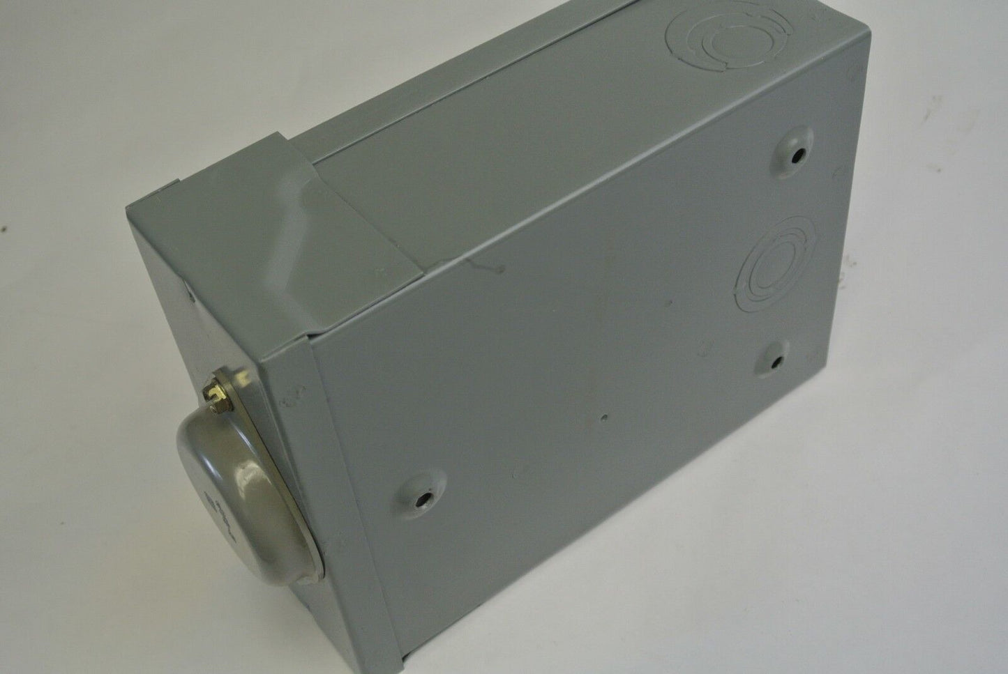 SQUARE D FS-260RB ENCLOSED FUSIBLE PULLOUT, RAINPROOF 120/240VAC 60A NEW SURPLUS