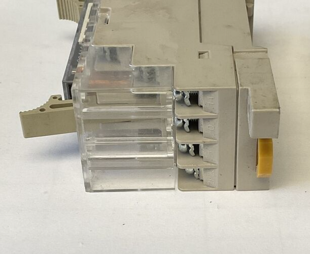 OMRON P7SA-14F-ND RELAY SOCKET BASE 20A W/G7SA-4A28 24VDC RELAY ***LOTOF2***