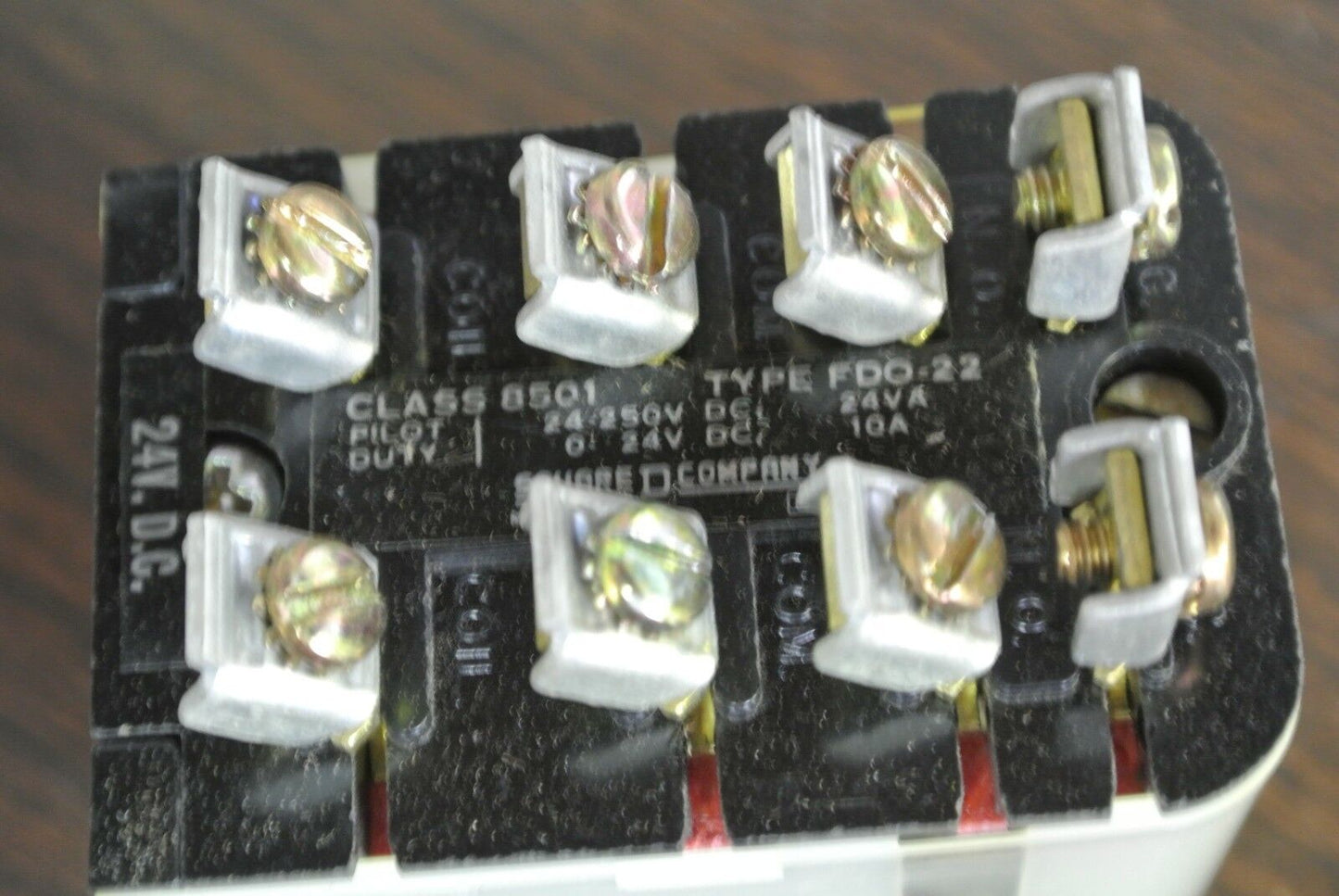 SQUARE D - 8501 FDO-22 TYPE F RELAY - 8-SCREW - 24VDC, 60Hz - NEW SURPLUS
