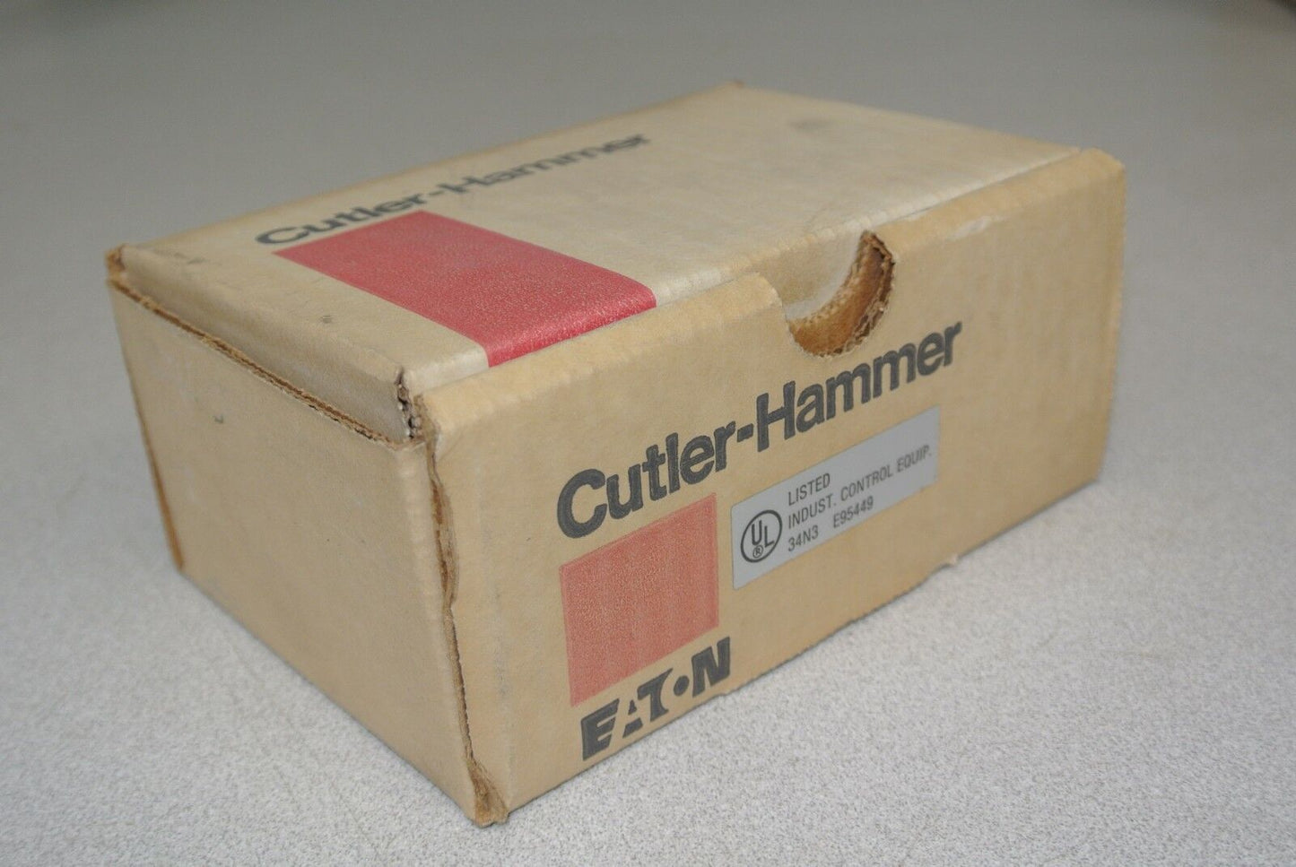 CUTLER-HAMMER MPC1M20 OUTPUT MODULE / 10-54VDC / NEW SURPLUS
