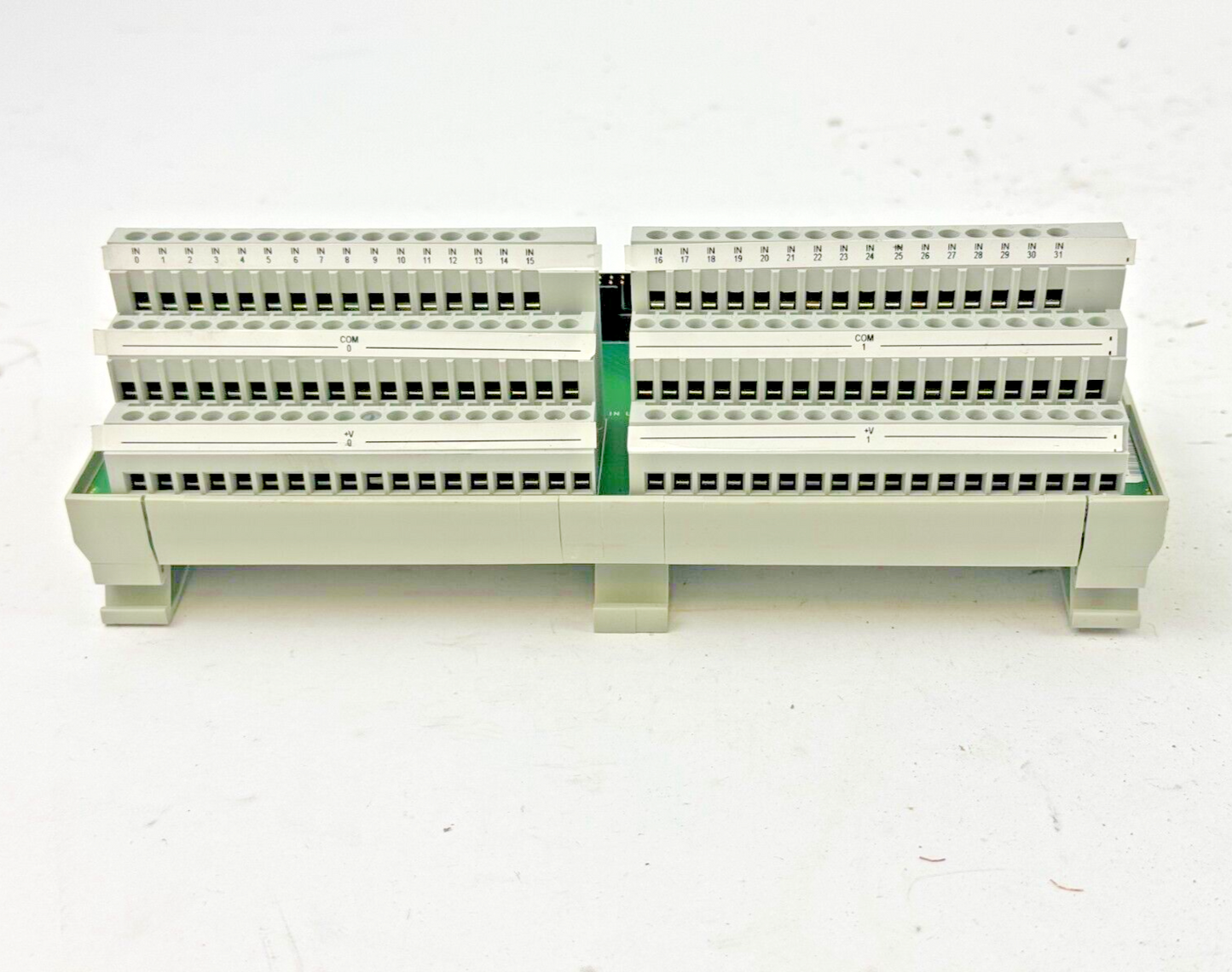 ALLEN-BRADLEY - 1492-IFM40D24-3 SER. A - 40 POINT INTERFACE MODULE 10-30VDC