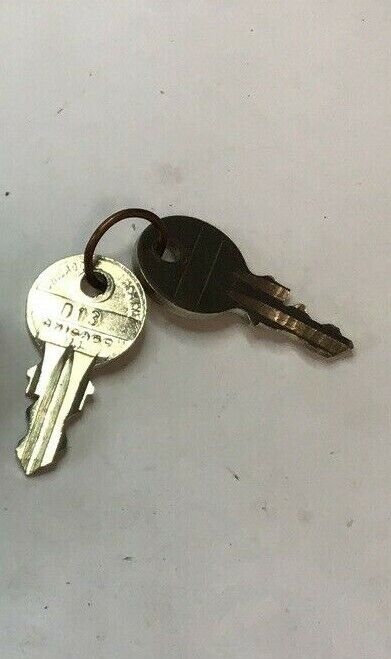 SQUARE D 9001 TS1K1 KEYED SELECTOR SWITCH W/D13 KEYS