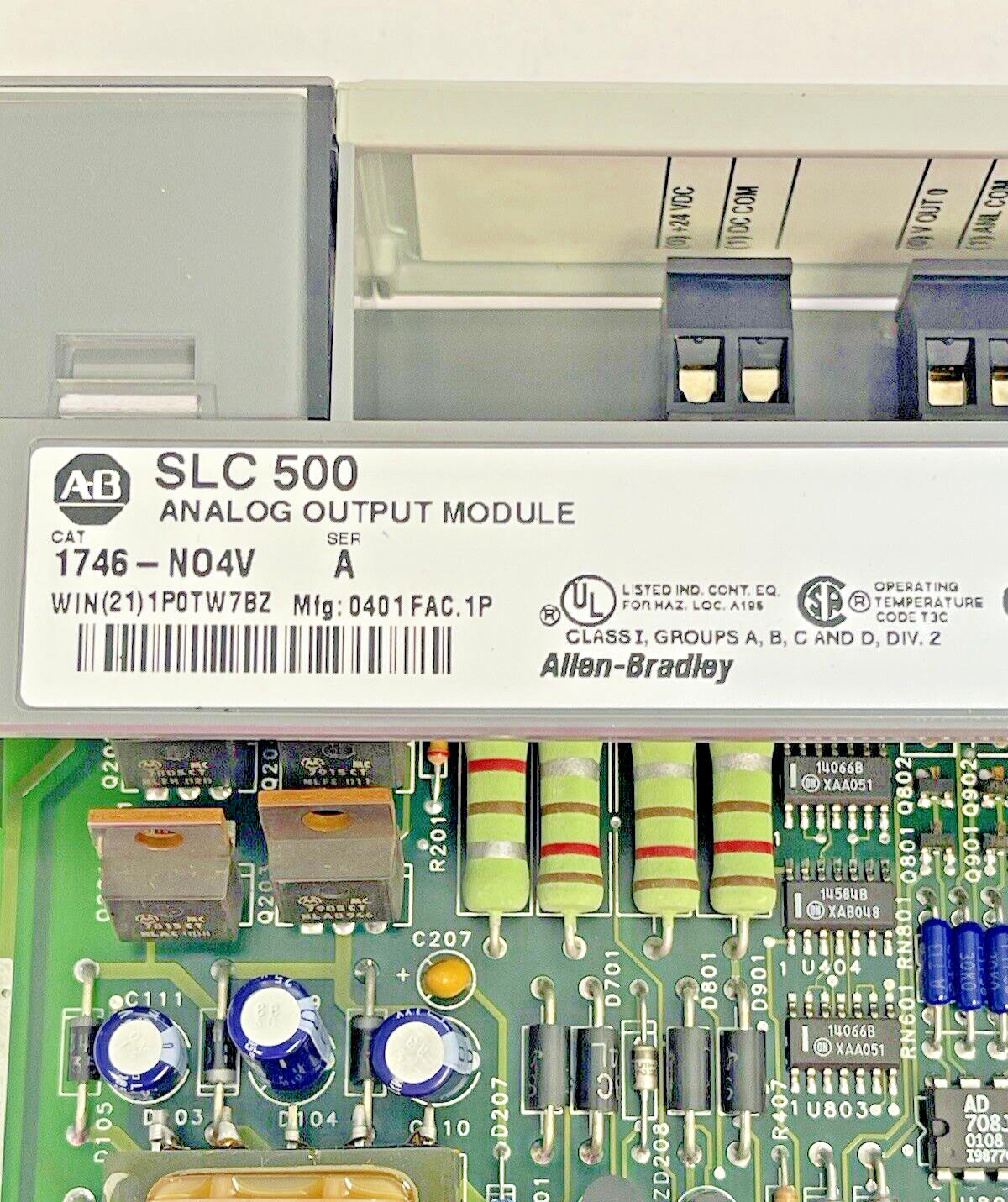 ALLEN BRADLEY - 1746-N04V SER. A - SLC 500 ANALOG OUTPUT MODULE - 24VDC PWR SELE