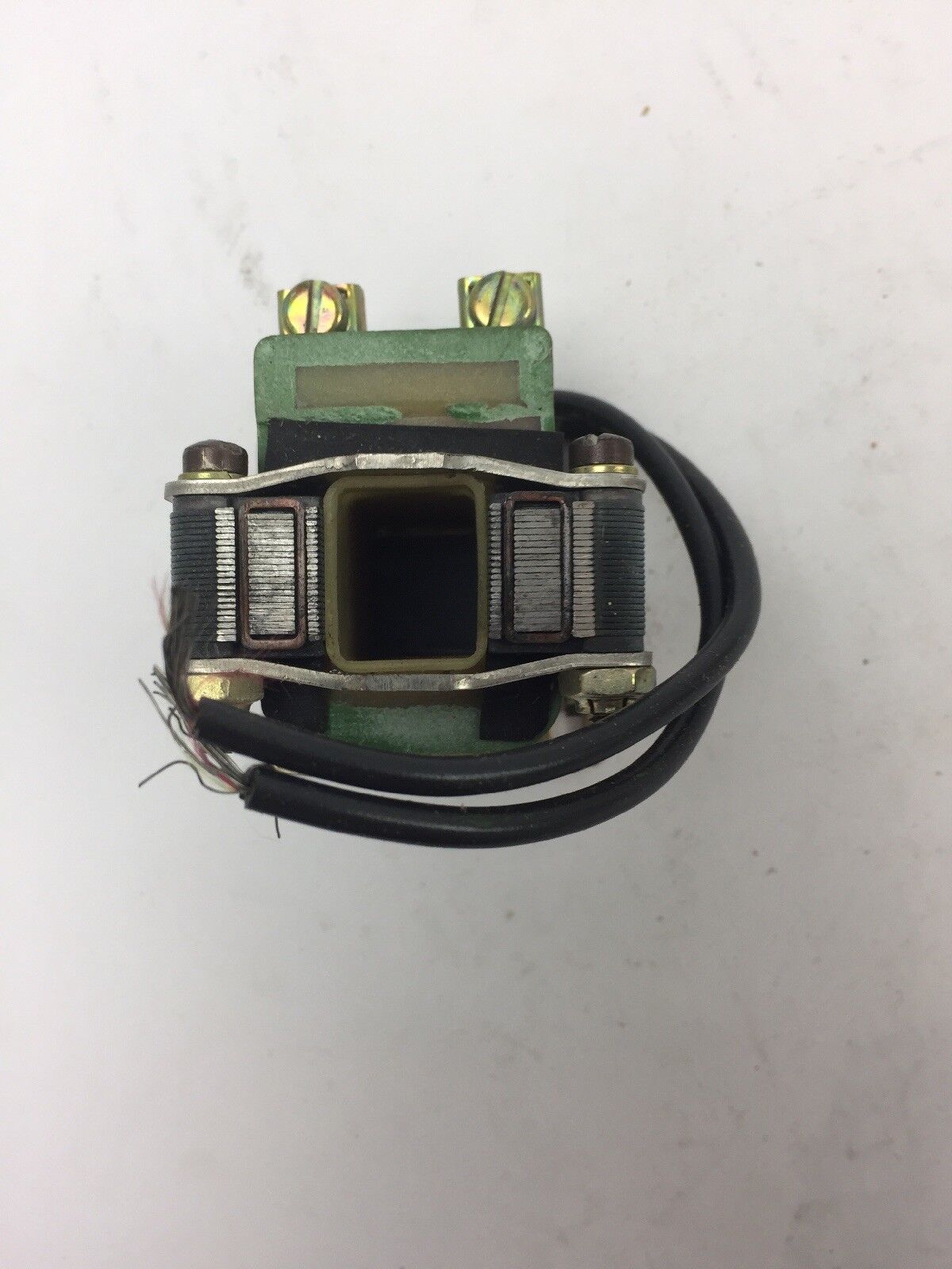 GE CR9500A100A100A SOLENOID 415V 50HZ PULL TYPE END MTG * NO PLUNGER *