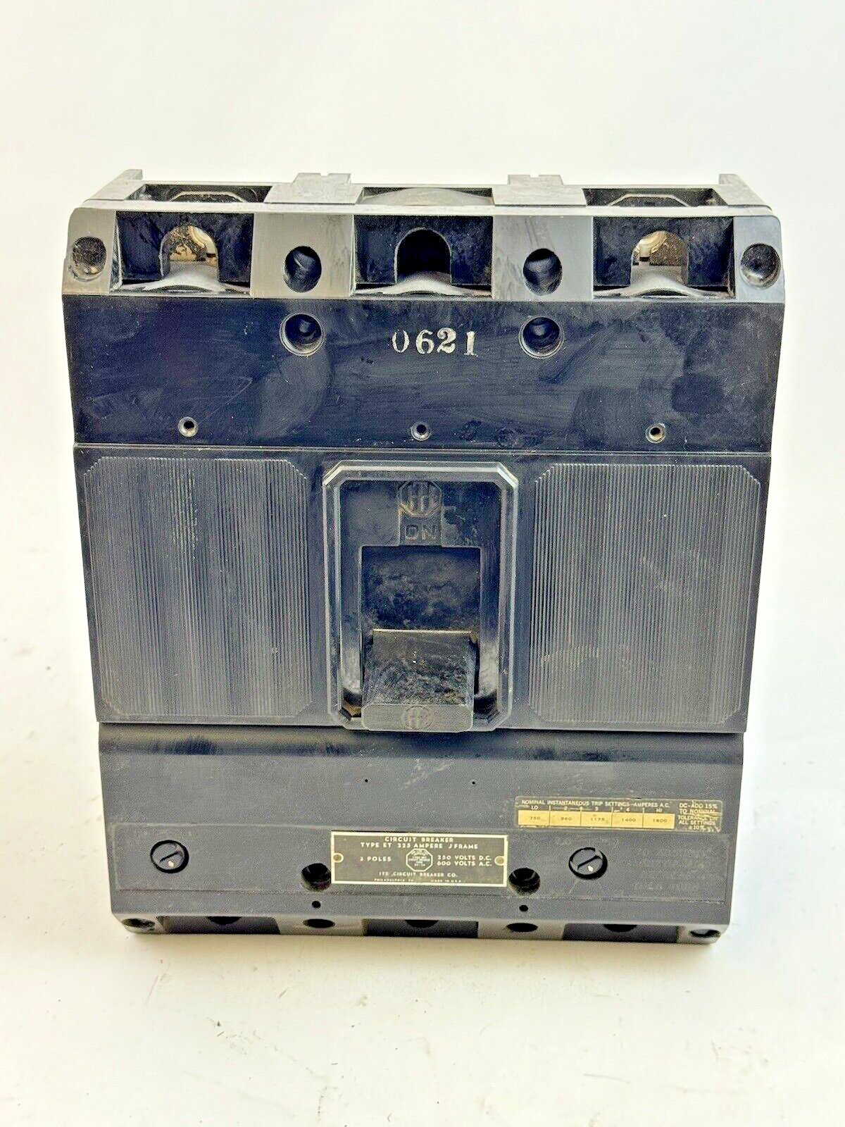 ITE - ET5905 - MOLDED CASE ET-225 CIRCUIT BREAKER - 175 A, 2 POLE, 600 VAC
