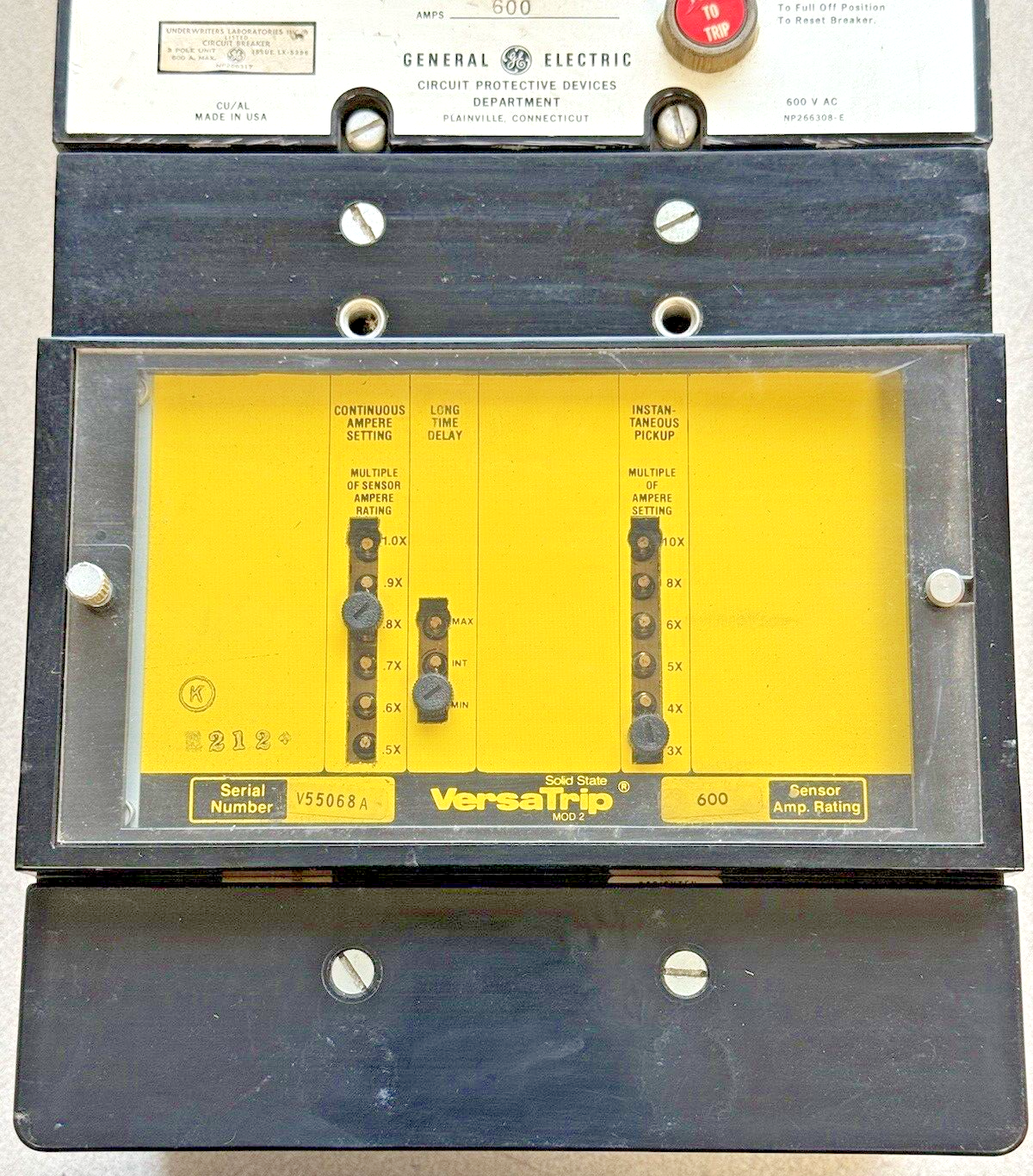 GE - THKS4606 - CIRCUIT BREAKER WITH 600A VERSA TRIP - 600A, 600VAC, 3 POLE