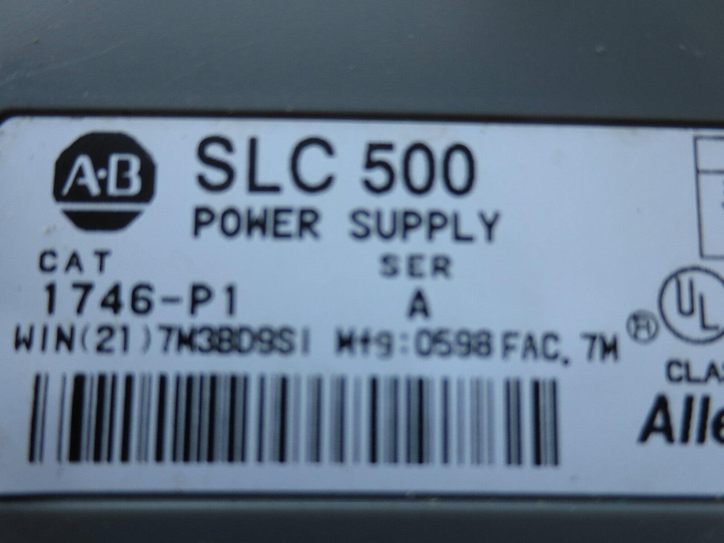 ALLEN-BRADLEY 1746-P1 POWER SUPPLY in 1746-A7 CHASSIS / RACK