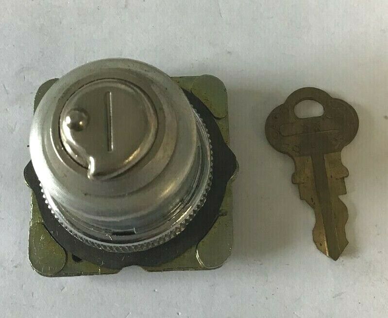 REES R263 143 KEYED OPERATOR SELECTOR SWITCH CONTROL UNIT