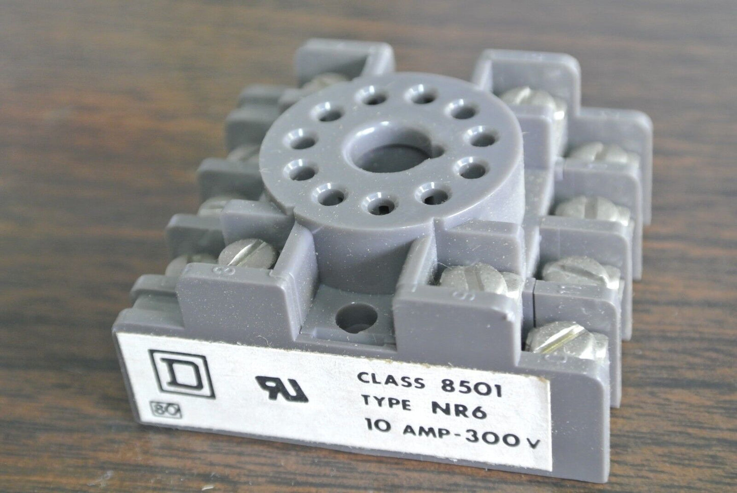 SQUARE D - 8501 NR6 - 11-PIN RELAY SOCKET / BASE - 10A, 300V - NEW SURPLUS