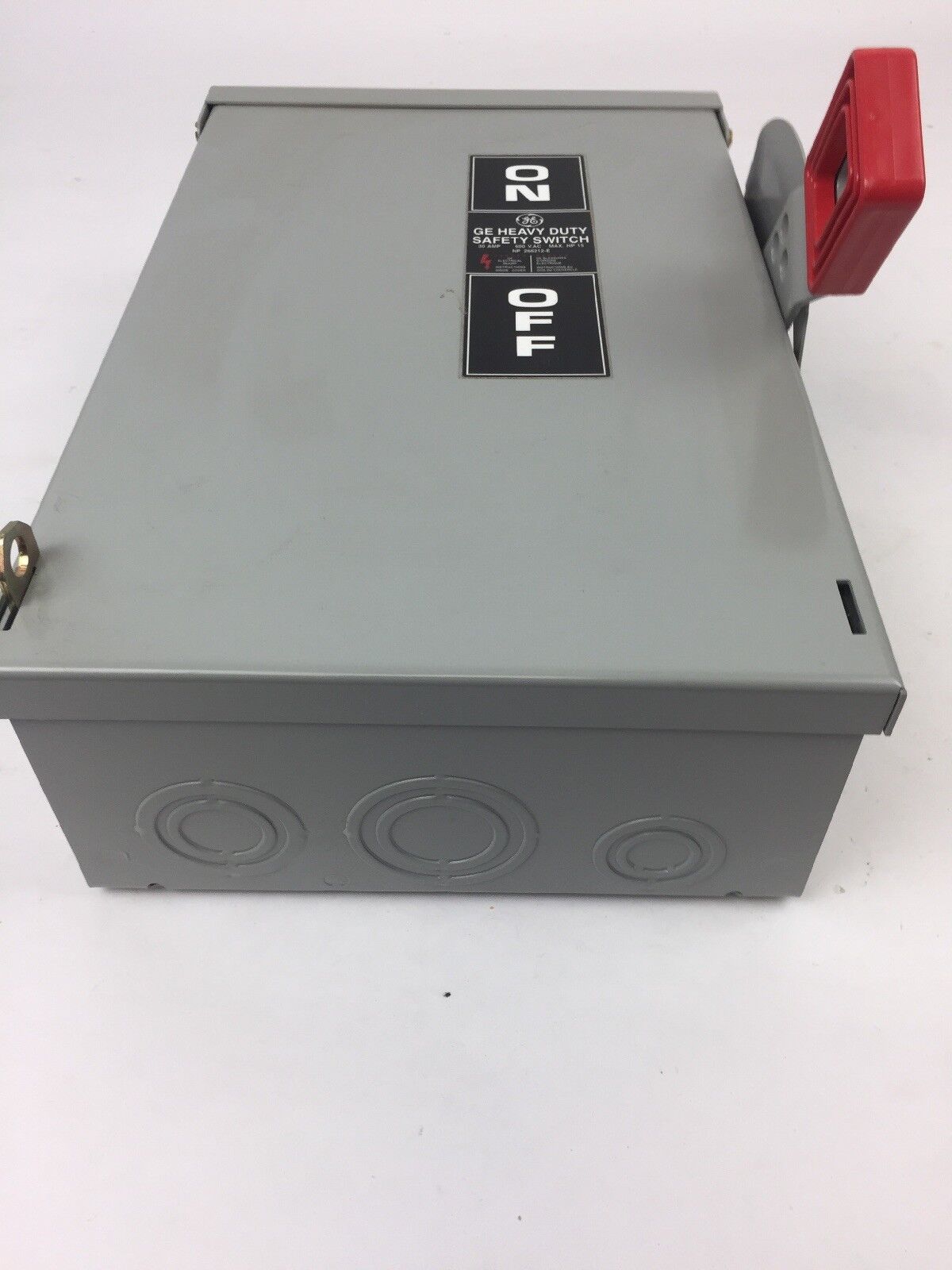 GE TH2261RDC HEAVY DUTY SAFETY SWITCH 2 POLE 2 WIRE 30 AMP VOLTS: 600VDC/250VDC