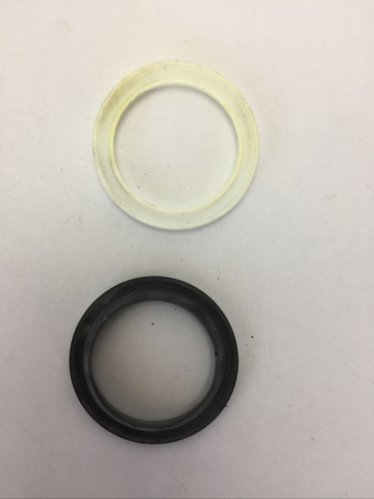 MILLER 051-KR011-138 AIR CYLINDER PISTON ROD SEAL AND BOLTED BUSHING ASSEMBLY