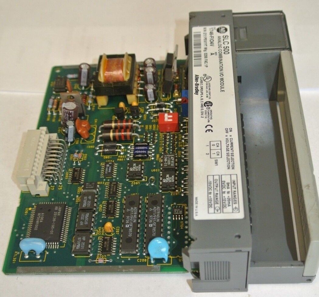ALLEN-BRADLEY 1746-FIO4V - SLC500 - ANALOG COMBINATION I/O MODULE Ser. A