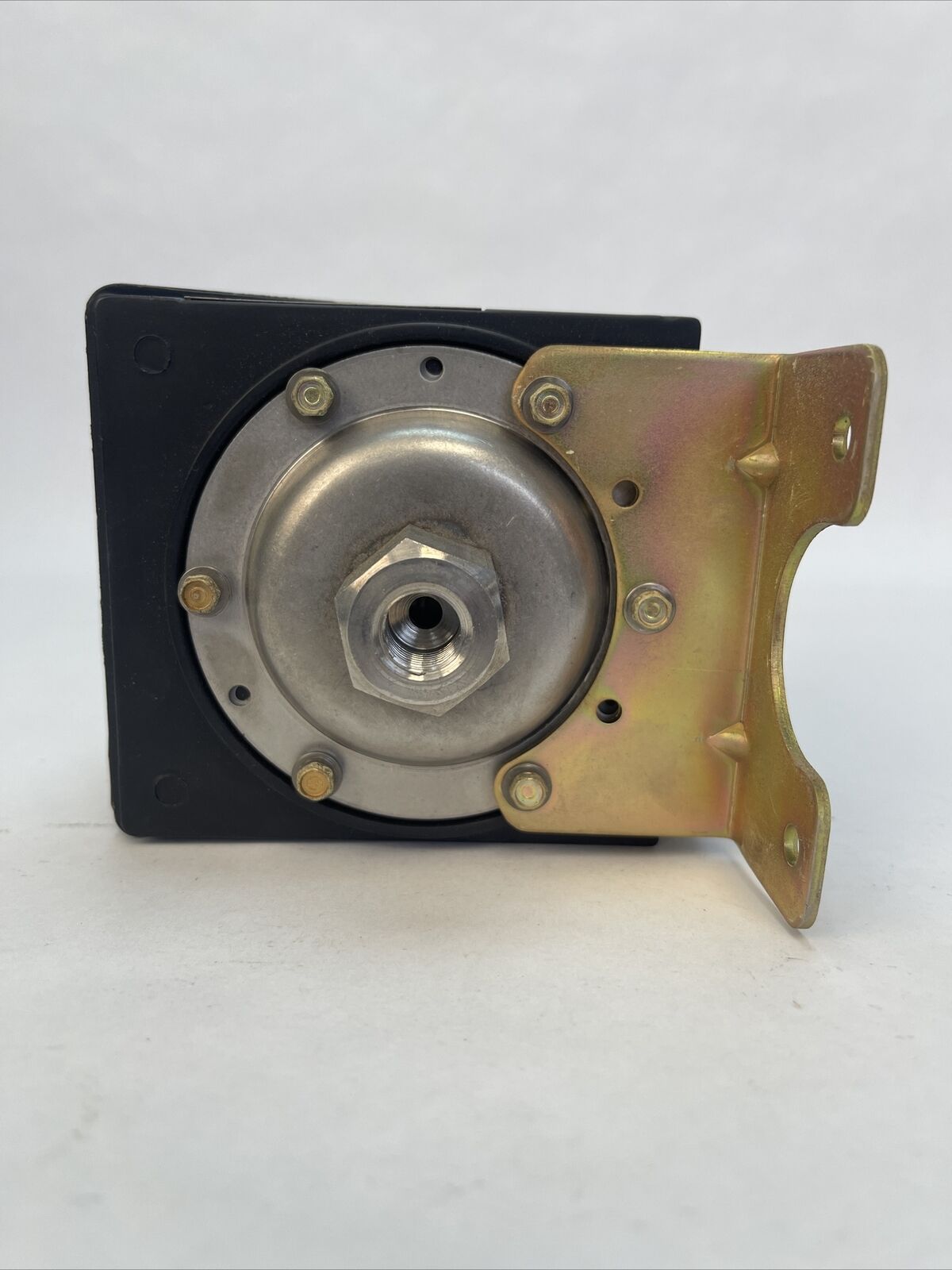UNITED ELECTRIC CONTROLS J302 9832 555 PRESSURE SWITCH 0-100PSI 15A 125/250VAC