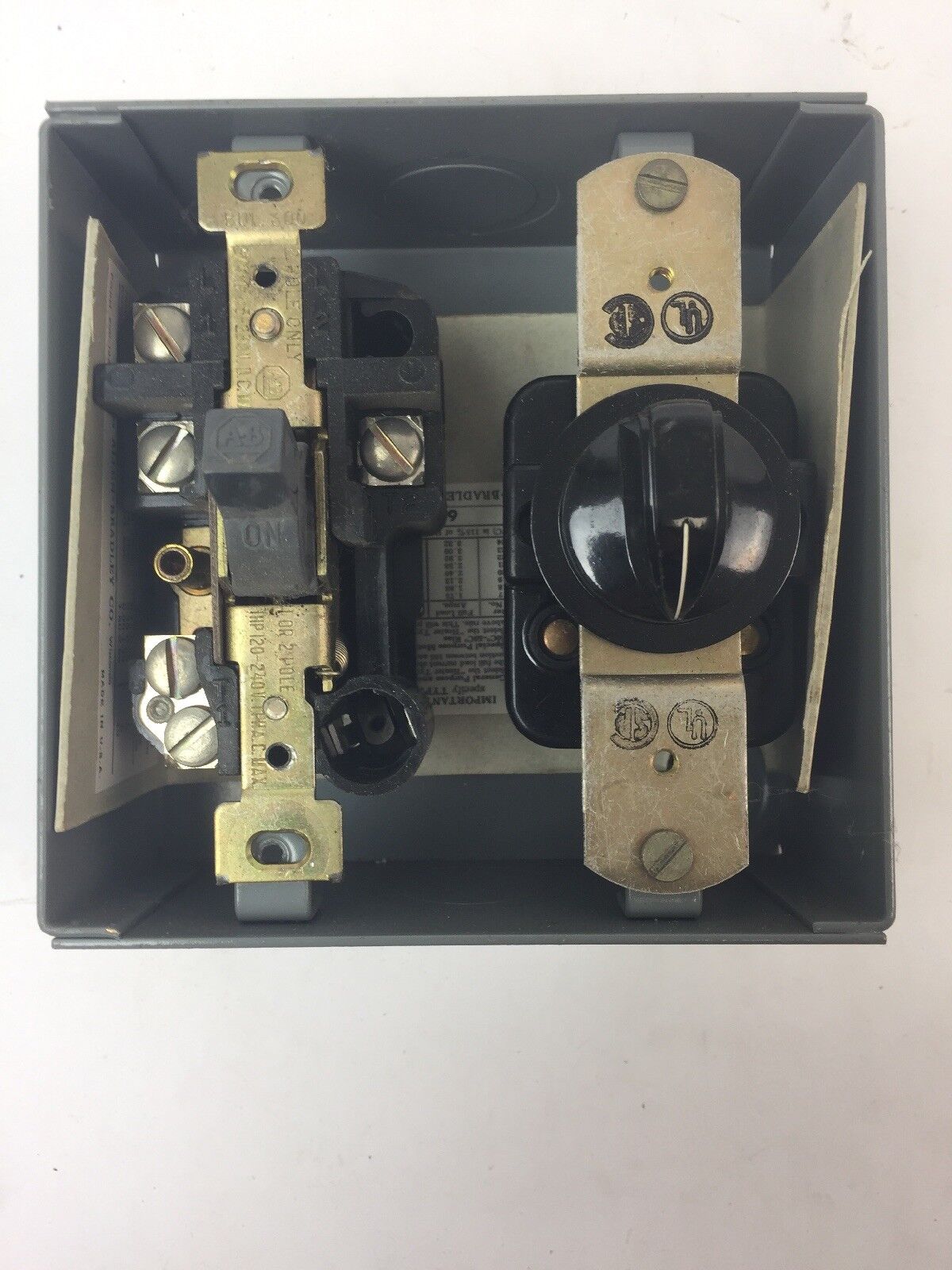 ALLEN BRADLEY 600-TAX218 MANUAL STARTING SWITCH W/ SELECTOR SWITCH & PILOT LIGHT