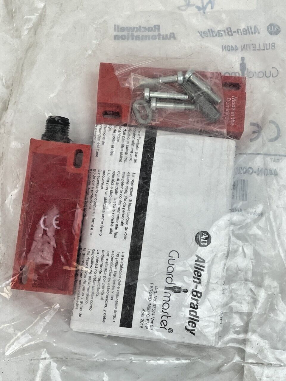 ALLEN BRADLEY - 440N-G02099 - SERIES B - SWITCH GUARDMASTER - NON-CONTACT - 24V