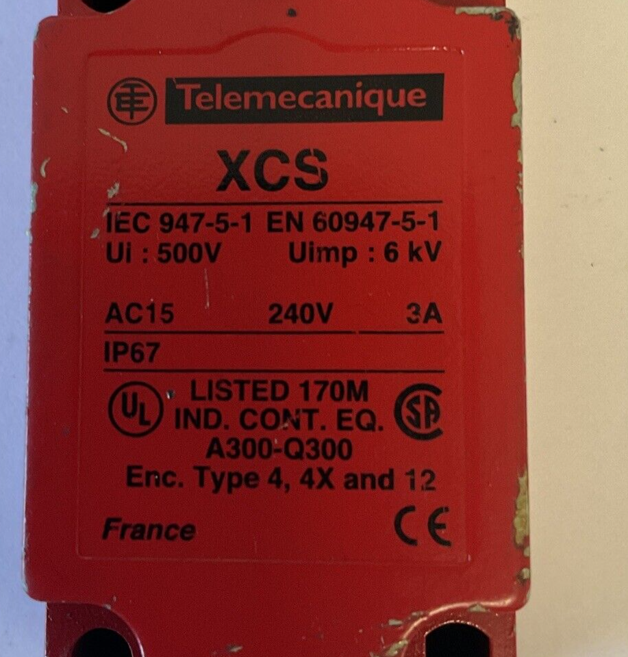 TELEMECANIQUE XCS-B803 SAFETY SWITCH 3A 240V 6KV