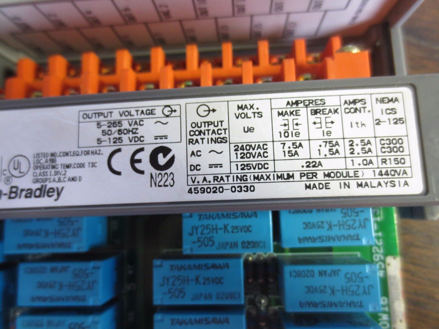 ALLEN-BRADLEY 1746-OW16, Ser. C - SLC500 OUTPUT MODULE - OCTAL - EXCELLENT