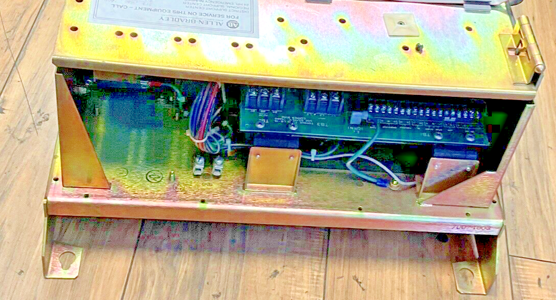ALLEN-BRADLEY 1334-DOB-K7-G4 ADJUSTABLE FREQUENCY DRIVE 460V 3PH 11.3A
