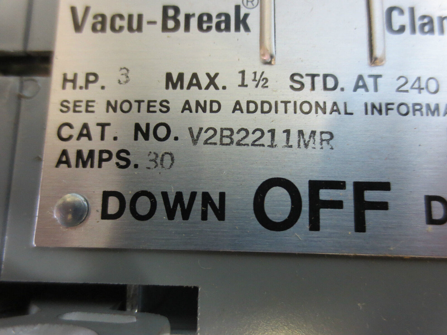 I-T-E V2B2211MR VACU-BREAK PANELBOARD & SWITCHBOARD UNIT 240V 30-30A NEW SURPLUS