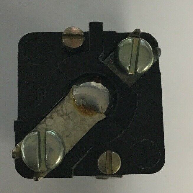 GE CR103C2102 SQUARE INDICATING LIGHT CLEAR LENS 125VAC/DC