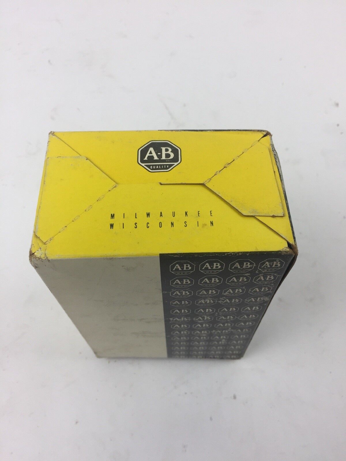 ALLEN BRADLEY 700-PSBA1 SOLID STATE TIMING RELAY TYPE PS 120V 60HZ 110V 50HZ