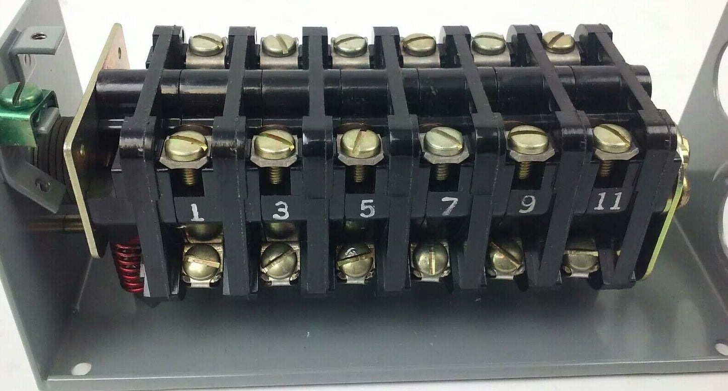 ALLEN BRADLEY 806-A62 SER. A, REVERSING DRUM SWITCH, 10A @ 600VAC,1A @ 115VDC