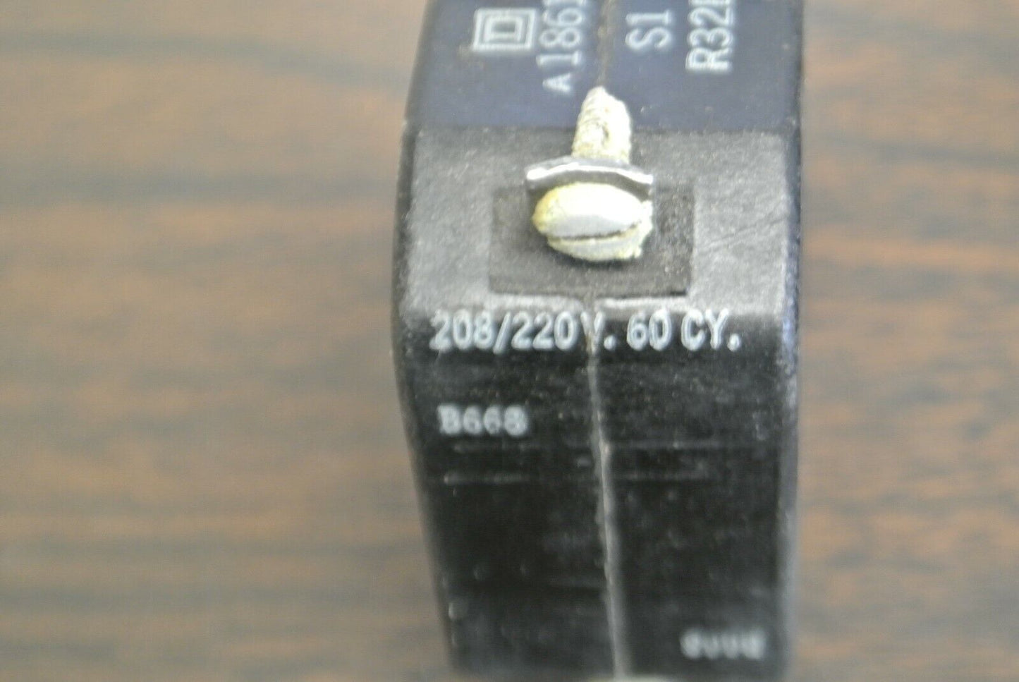 SQUARE D / 1861-S1-R32B COIL / 208V, 50Hz / 220V, 60Hz / NEW SURPLUS