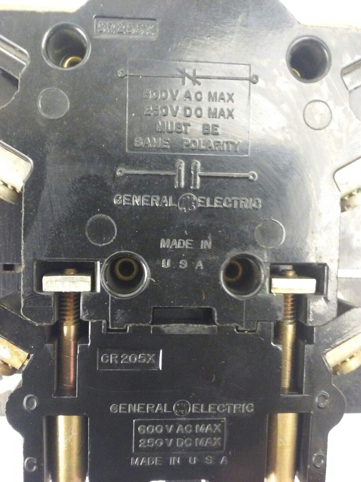 GENERAL ELECTRIC CR208C100DLE, STARTER, 3PH, 600V, 27A, 10HP, SIZE 1, 120V COIL