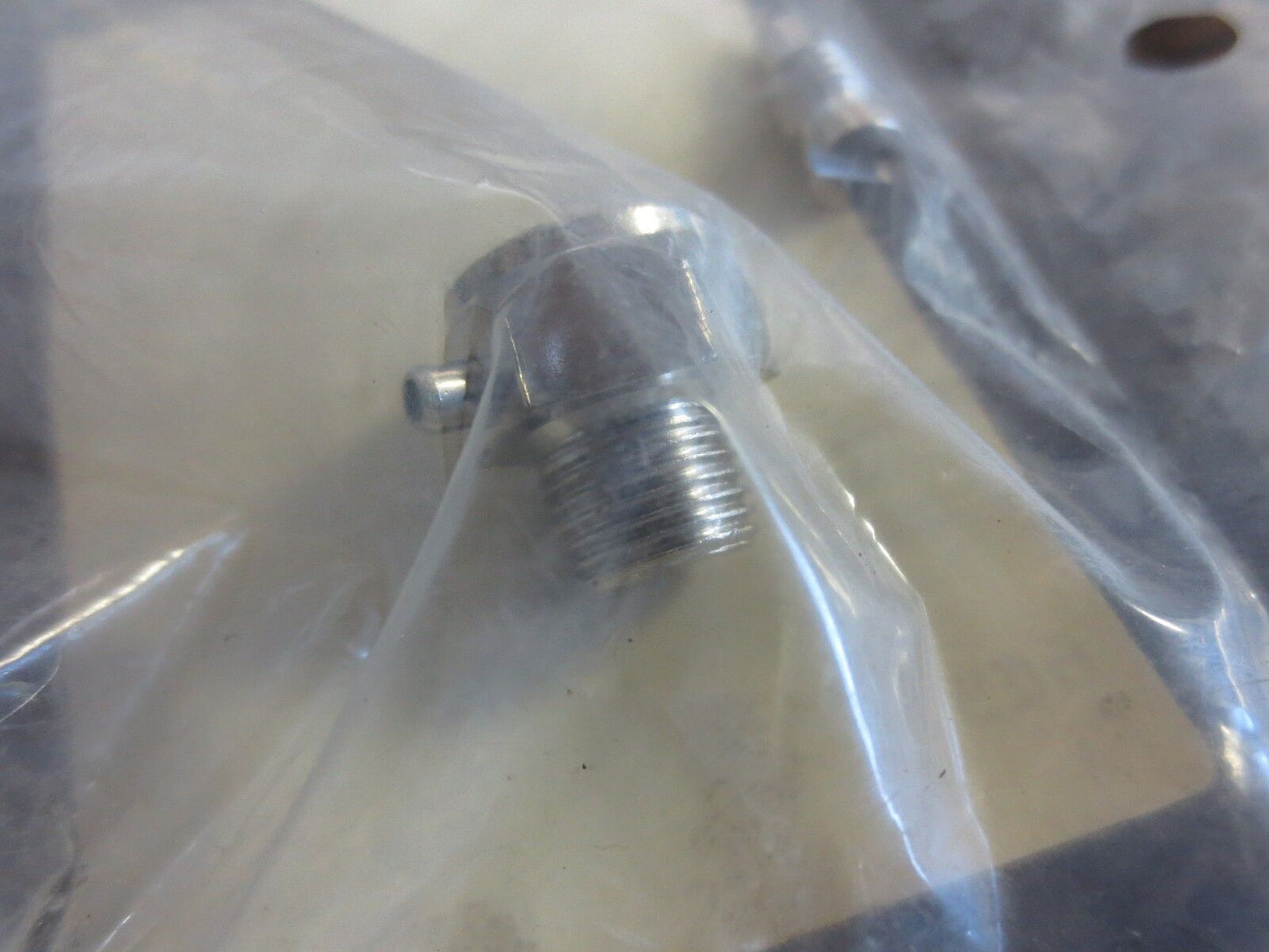 SERVICEFIRST VNT 0001 VENT, AIR, 1/8 MANUAL 2701-3304-07 - NEW SURPLUS