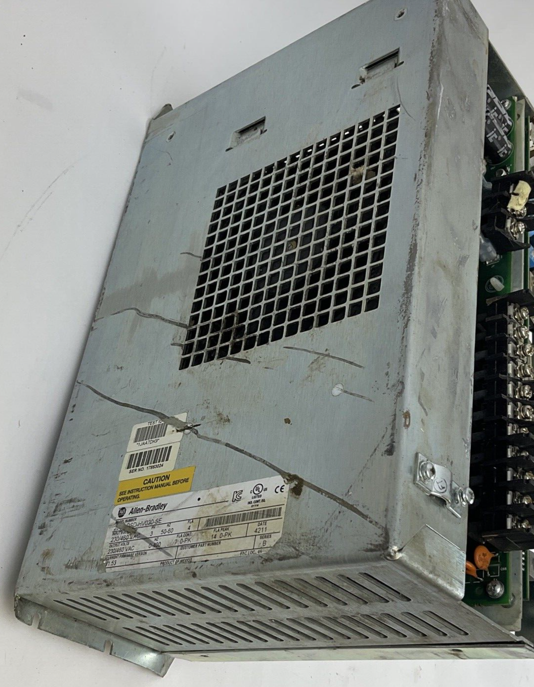 ALLEN BRADELY 2098-DSD-HV030-SE SERVO DRIVE SER.B 3PH FIRM. V1.53 ***PARTS***