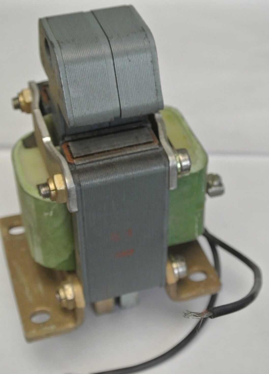GENERAL ELECTRIC CR9500C104A2A - SOLENOID, PUSH TYPE - 115V/60Hz - NEW SURPLUS