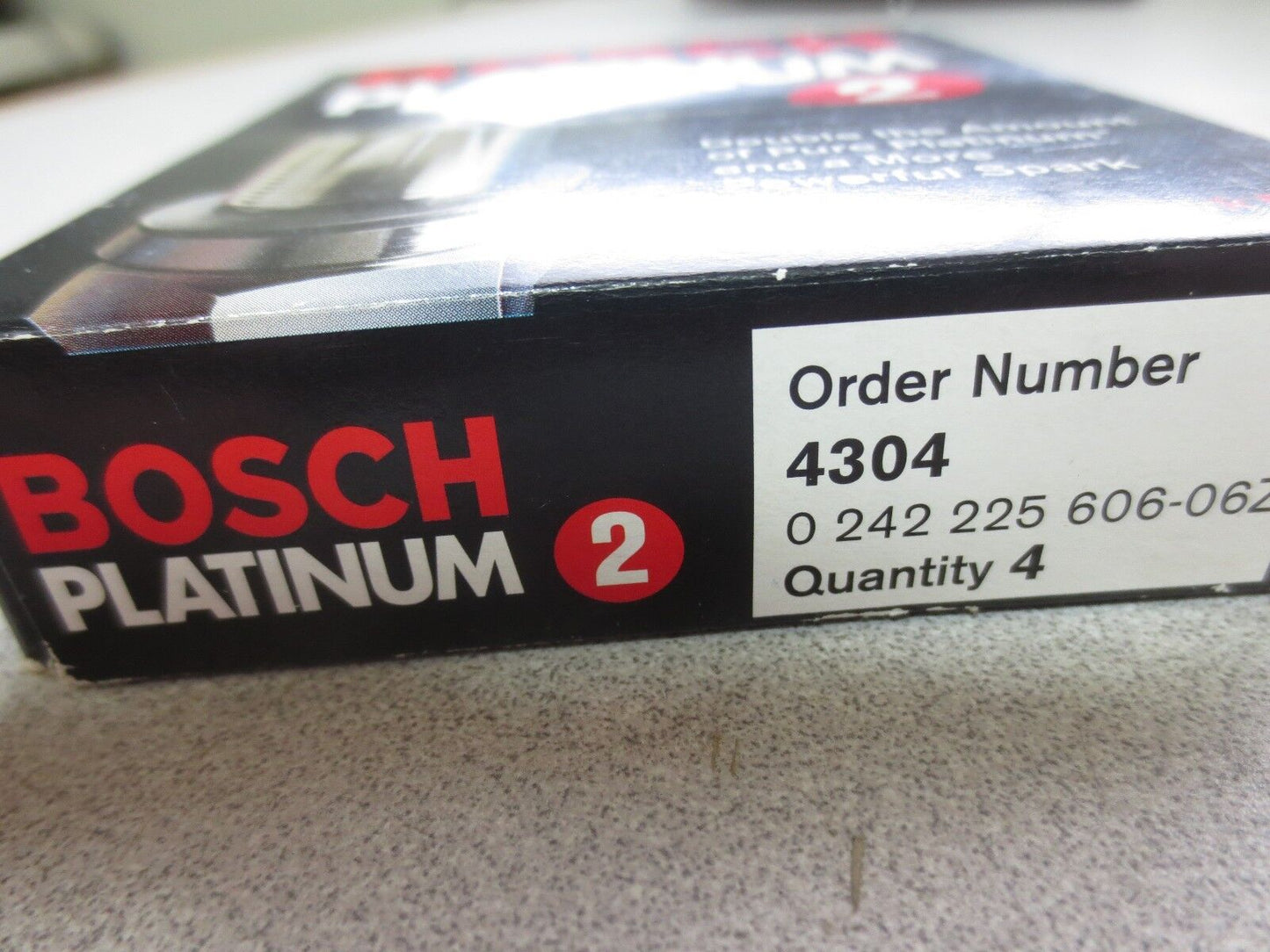 BOSCH 4304 / 0 242 225 606 PLATINUM 2 SPARK PLUGS - NEW SURPLUS, PACK of 4