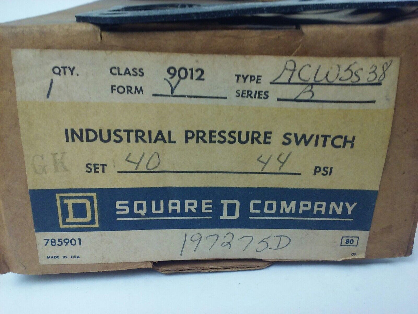SQUARE D 9012 ACW5S38 SER.B, PRESSURE SWITCH, SET 40-44 PSI, FORM V, 9012 ACW5,