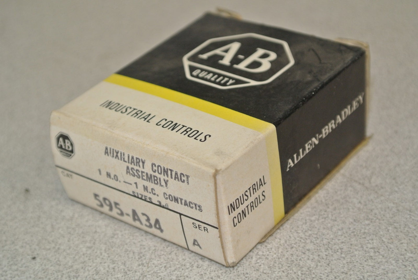 ALLEN-BRADLEY 595-A34 AUXILIARY CONTACT / 1 NO 1 NC / for SIZES 3-4 O/L RELAY