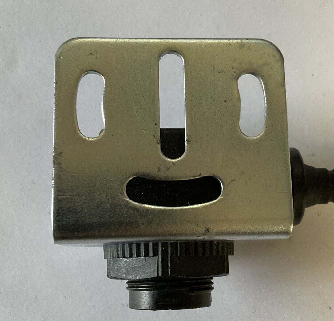 ALLEN BRADLEY 42EF-D1JBAK-F4 PHOTOSWITCH DIFFUESE SENSOR 0.5MM 11-30VDC SER.A