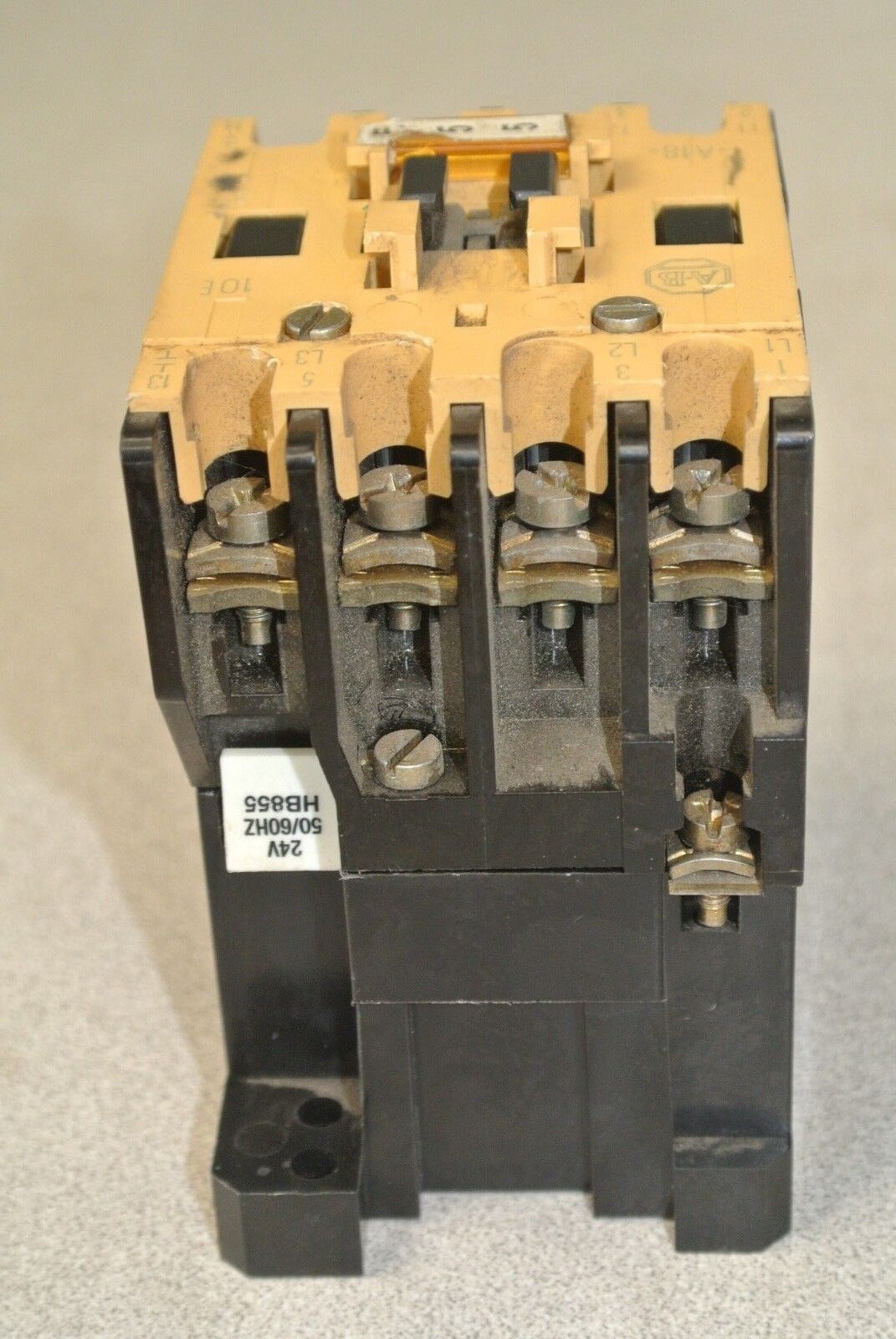 ALLEN-BRADLEY 100-A18ND3 Ser. C / CONTACTOR 18A, 3-P, 220-660VAC, 24VAC COIL