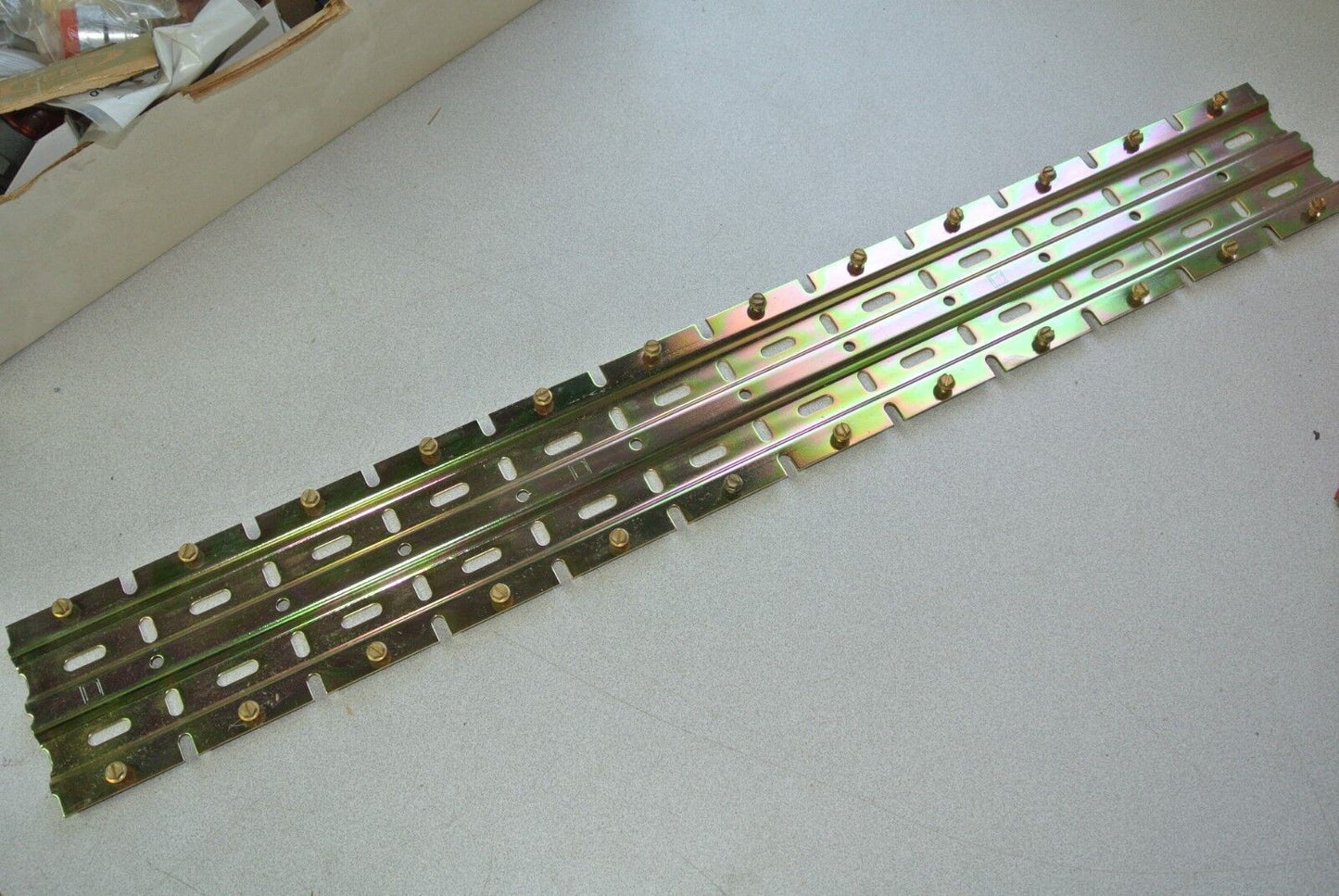 SQUARE D 8501 L-12, Ser. A - MOUNTING TRACK for 12 TYPE L RELAYS - NEW SURPLUS