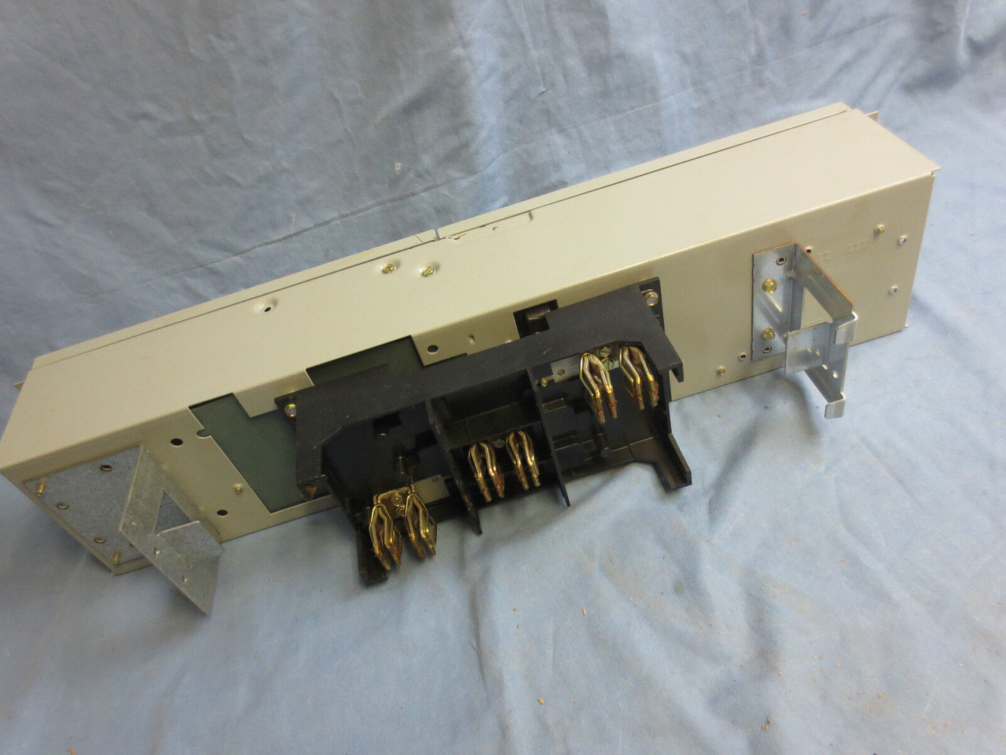 GE ADS36030HS SPECTRA FUSIBLE SWITCH UNIT - 30A, 600V, 3-POLE - NEW SURPLUS